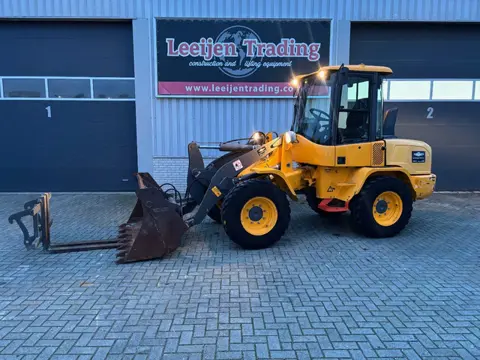 Volvo L30G wheelloader, 2017 year, bucket + forks !!