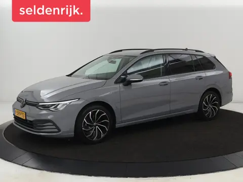 Volkswagen Golf 1.0 TSI Life | Trekhaak | Stoelverwarming |  Camera | Carplay | Adaptive cruise | St