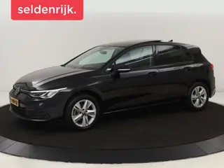Volkswagen Golf 1.5 TSI Life Business | Panoramadak |  Adaptive Cruise | Stoelverwarming | Camera | 