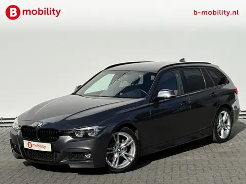 BMW 3 Serie Touring 318i High Executive M-Sport Trekhaak Apple CarPlay | Achteruitrijcamera | HIFI |