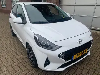 Hyundai i10 1.0 Premium Camera / Verwarmd stuur-stoelen / Navigatie