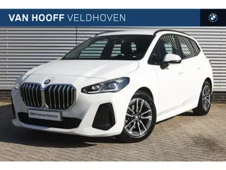 BMW 2 Serie Active Tourer 218i M Sport Automaat / Trekhaak / Sportstoelen / Adaptieve LED / M Adapti