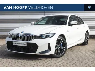 BMW 3 Serie 330e High Executive M Sport Automaat / Trekhaak / Sportstoelen / M Adaptief onderstel / 