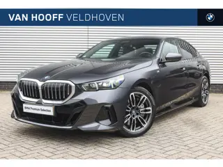 BMW 5 Serie 550e xDrive M Sport Automaat / Trekhaak / Adaptief onderstel professional / Comfort Acce