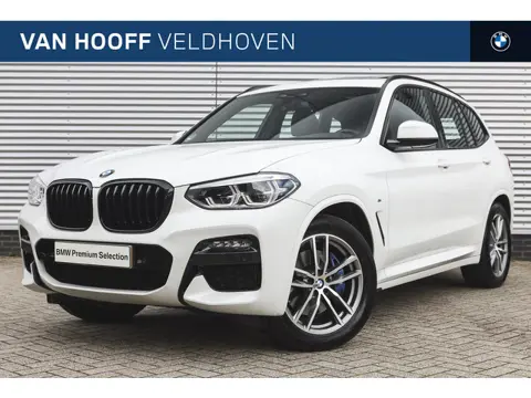 BMW X3 xDrive20i High Executive M Sport Automaat / Panoramadak / Sportstoelen / Adaptieve LED / Live