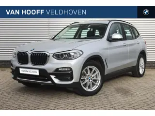 BMW X3 xDrive20i Automaat / Panoramadak / Trekhaak / Sportstoelen / LED / Airconditioning / PDC
