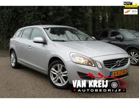 Volvo V60 1.6 T3 Momentum, Automaat, Airco, Navi, Nap.