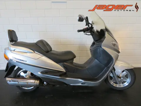 Suzuki BURGMAN 400 DEGELIJKE SCOOTER!! (bj 2000)
