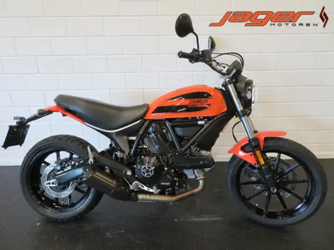 Ducati SCRAMBLER SIXTY 2 NIEUWSTAAT! (bj 2018)