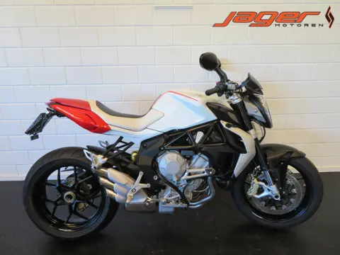 MV Agusta BRUTALE 800 NIEUWSTAAT HISTORIE (bj 2015)