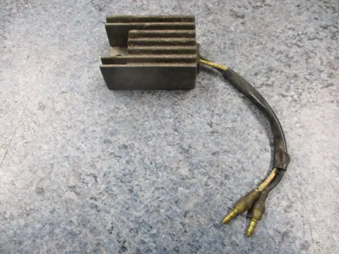 SPANNINGSREGELAAR Honda XL 250 1982 - 1983
