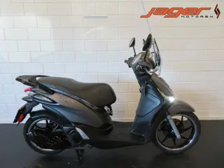 Piaggio LIBERTY 125 ZEER STRAK! (bj 2018)
