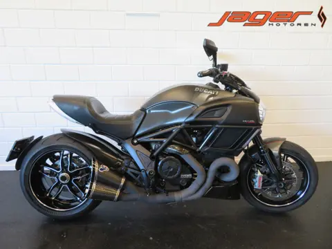 Ducati DIAVEL CARBON FULL! TERMIONI (bj 2017)