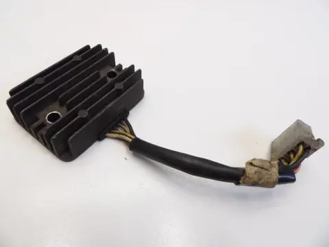 SPANNINGSREGELAAR Kawasaki GPZ 550 1970 - 2012