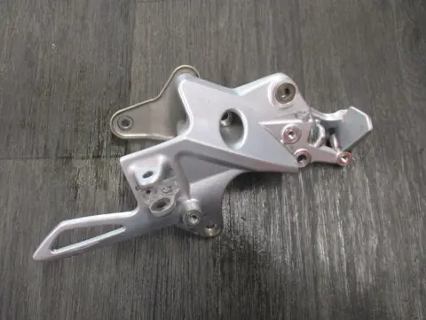 LINKER SCHETSPLAAT BMW F 800 R 2009 - 2014