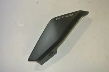 RECHTER ZIJKUIP Yamaha MT 09 2013 - 2017