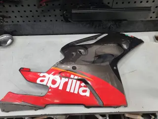 RECHTER ZIJKUIP Aprilia RSV 1000 2004 - 2010 / 2004 - 2005