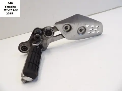 LINKER SCHETSPLAAT Yamaha MT 07 2014 - 2017