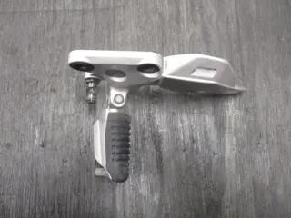 RECHTER SCHETSPLAAT Suzuki GSR 750 2011 - 2016