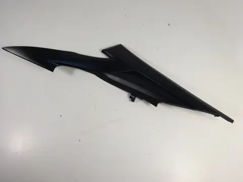 RECHTER ZIJKUIP KLEIN Suzuki GSR 600 2006 - 2009