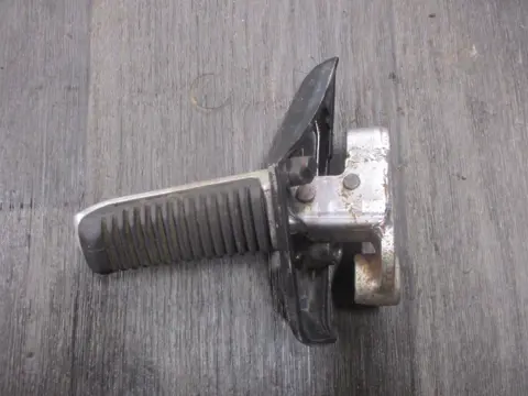 LINKER SCHETSPLAAT Suzuki GSX 750 1984 - 1986