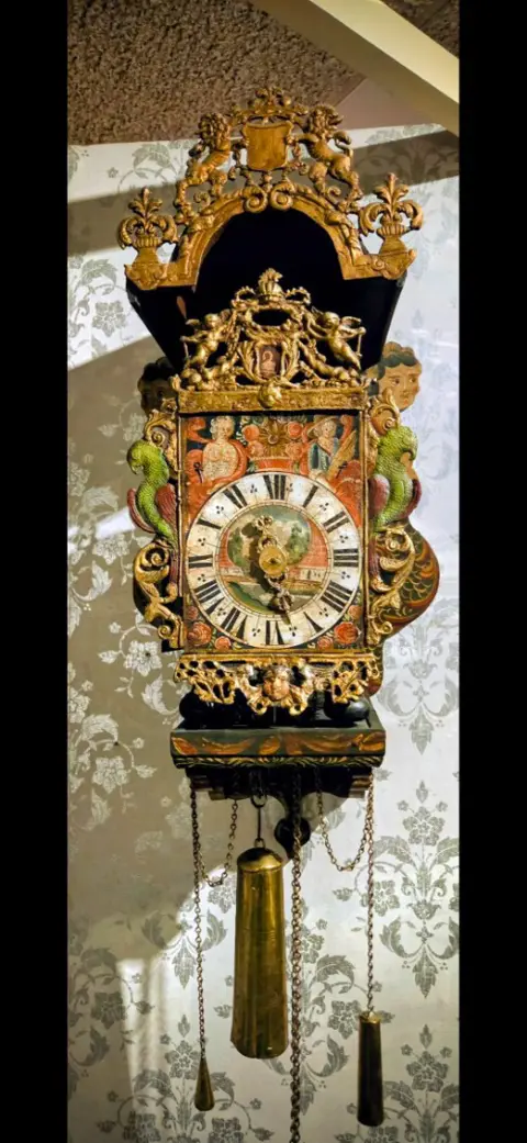 Reparatie restauratie van alle klokken.