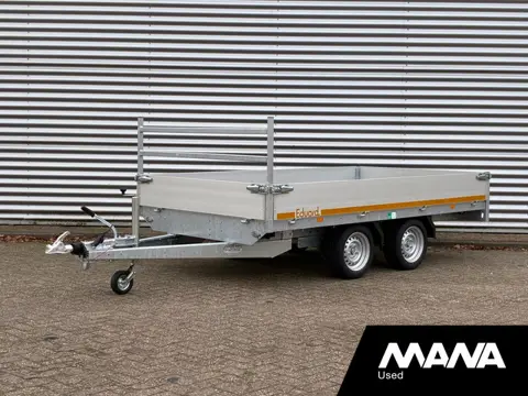 EDUARD K4 3318 Plateau 2as 3000kg Geremd 330X180 - LED verlichting - Voorrek