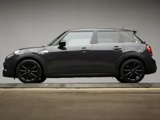 Mini Mini 2.0 Cooper S Sport (PANORAMADAK,NAVI,HARMAN/KARDON,PDC,LED,STOELVERWARMING,DAB,SPORTSTOELE