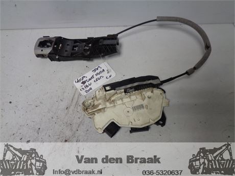 Seat Ibiza 5 drs Hatchback 2008-2015 Deurslot links voorzijde