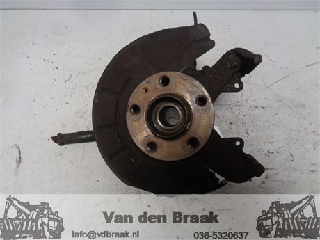Volkswagen Polo 9N 1.2 12V 2001-2005 Fusee rechts voor