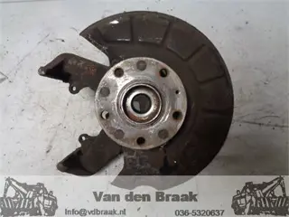 Volkswagen Caddy 2.0 SDi 2004-2010 Fusee links voor