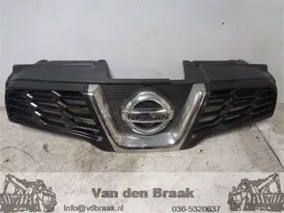 Nissan Qashqai 2011-2014 Grille