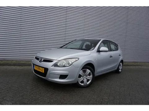 Hyundai i30 1.4i Active Cool Airco / Elektr. ramen / Nieuwe APK!