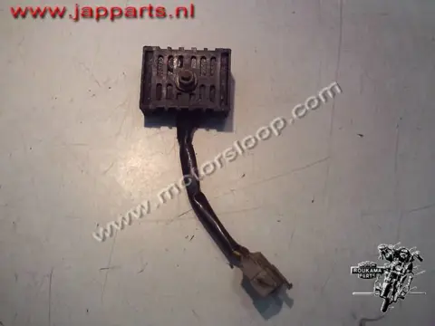 Honda CB750K(SOHC) Spanningsregelaar