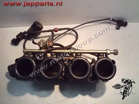 Honda CB900F(SC48) Gasklephuis met injectoren en sensors