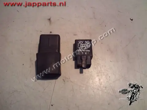 Honda CB900F(SC48) Relais 1