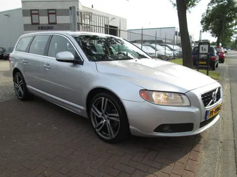 Volvo V70 2.0 T5 Momentum Automaat 103.000km Airco/ECC,Leder