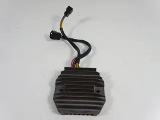 SPANNINGSREGELAAR Triumph Sprint ST 1050 2005 - 2011