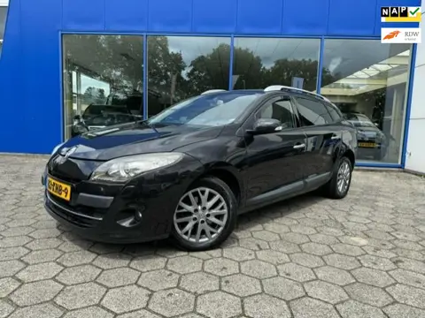 Renault Mégane Estate 2.0 Privilége Automaat - Schuif/kant.dak - Navi - Trekhaak