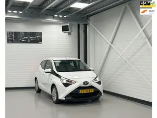 Toyota Aygo 1.0 VVT-i X-PLAY LIMITED CarPlay/Android/Camera/ LED/MultiMedia/Touchscreen/ El.ramen/El