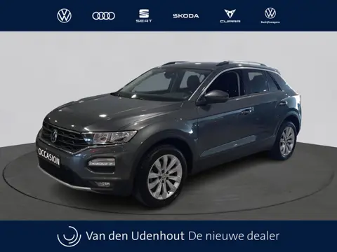 Volkswagen T-Roc 1.0 TSI Style Executive | Navi | Privacy Glass | 17" velgen | Trekhaak |