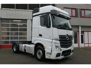 Mercedes-Benz Actros 1945 | 2 Tanks | 391956Km | 2021 | Tires 85% | 2 Beds | Fridge | A/C | Automati
