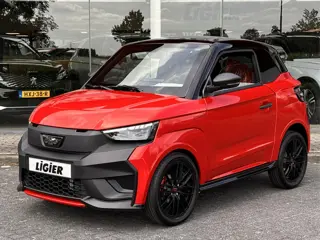 Ligier JS50 Ultimate Black line | Airco | Stuurbekrachtiging | Android Auto brommobiel NIEUW VOORRAA