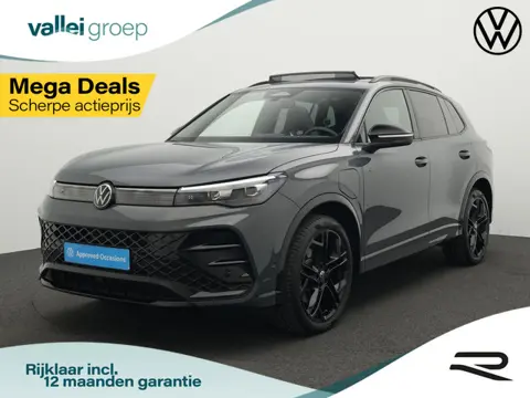 Volkswagen Tiguan 1.5 eHybrid 272 pk R-Line Edition | Panoramadak | Adaptief onderstel | Stuur-/stoe