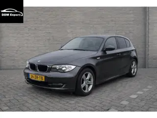 BMW 1-serie 118i Business Line | Motorschade | Lichtmetalen velgen | Lederen bekleding | Stuurbedien