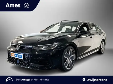 Volkswagen Passat Variant 1.5 150pk eTSI R-Line Edition Achteruitrijcamera | Panoramadak | Navigatie