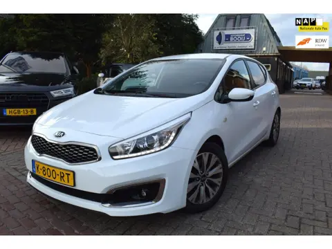 Kia CEED 1.4-16 V CRUISE/AIRCO/PDC/BLUETOOTH/6 BAK/XENON/5 DRS/LMW 16 INCH/STUUR EN STOEL VERW/USB