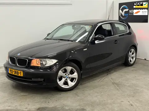 BMW 1-serie 116i Corporate / NETTE AUTO / DEALER ONDERHOUDEN / RIJDT SCHAKELT GOED