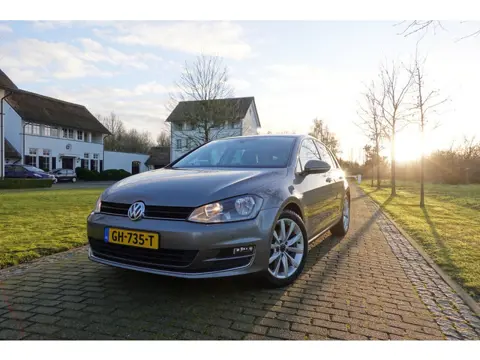 Volkswagen Golf 1.2 TSI Business Edition | Trekhaak | Massage | Stoelverwarming | Camera | Navi | PD