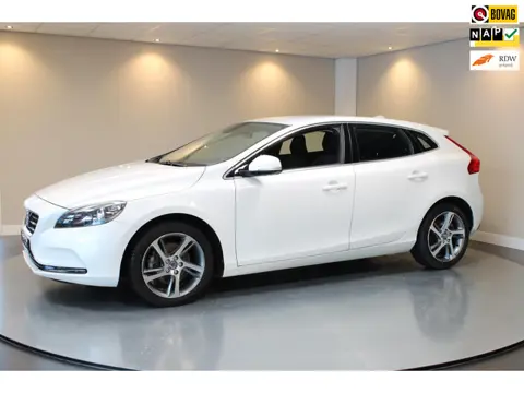 Volvo V40 1.6 T2 Momentum *Distr.riem VV* Camera|Cruise|Navi|NAP